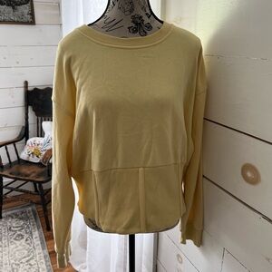 Future Collective size 1X Yellow Crewneck Sweatshirt, EUC, Target, butter yellow